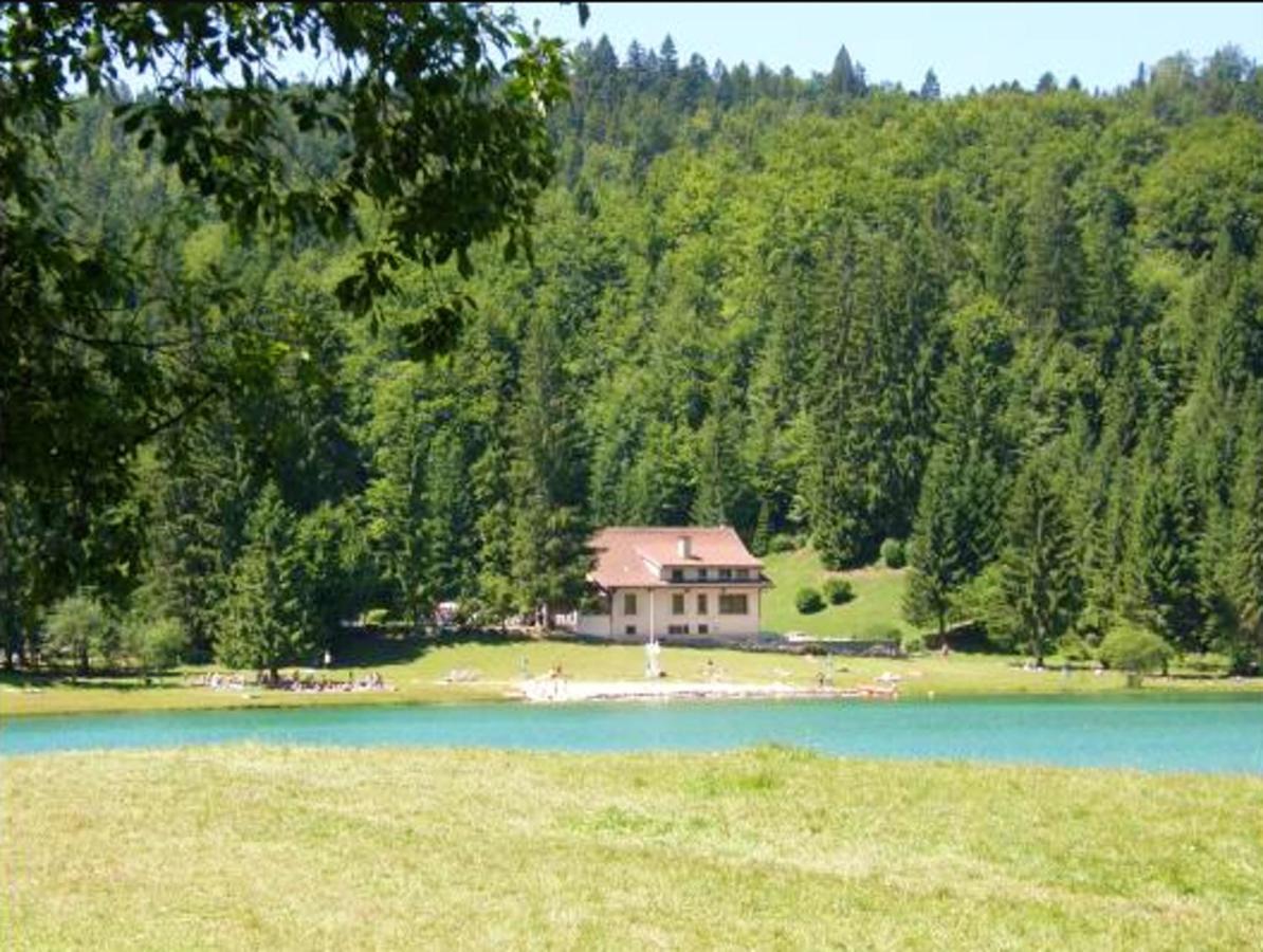 Maison Confortable Avec Vue Sur La Montagne A Charix Eksteriør billede