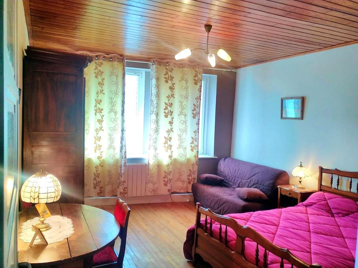 Maison Confortable Avec Vue Sur La Montagne A Charix Eksteriør billede