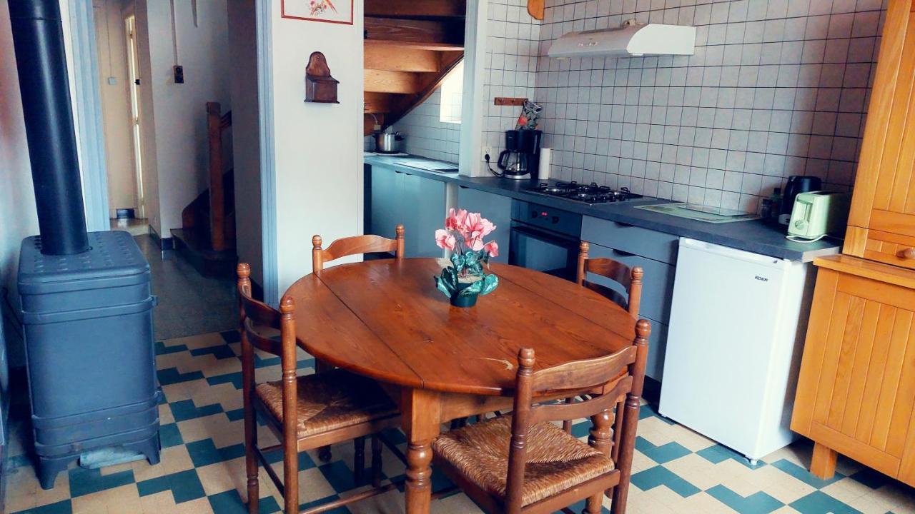 Maison Confortable Avec Vue Sur La Montagne A Charix Eksteriør billede